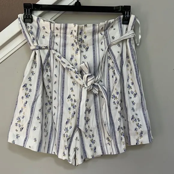 Antonio Melani Graziela Linen Floral Stripe Shorts.