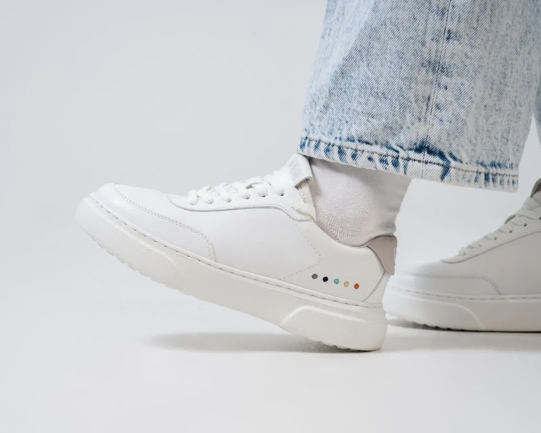 Apple Vegan Sneakers  (MIKA)