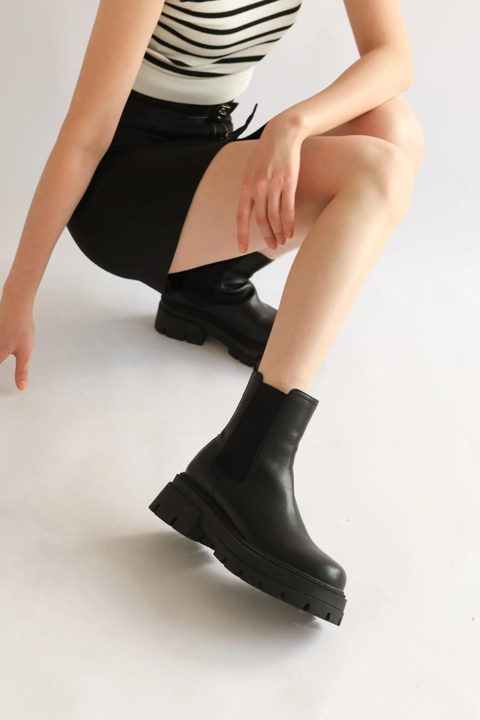 Blake Leather Platform Chelsea Boots