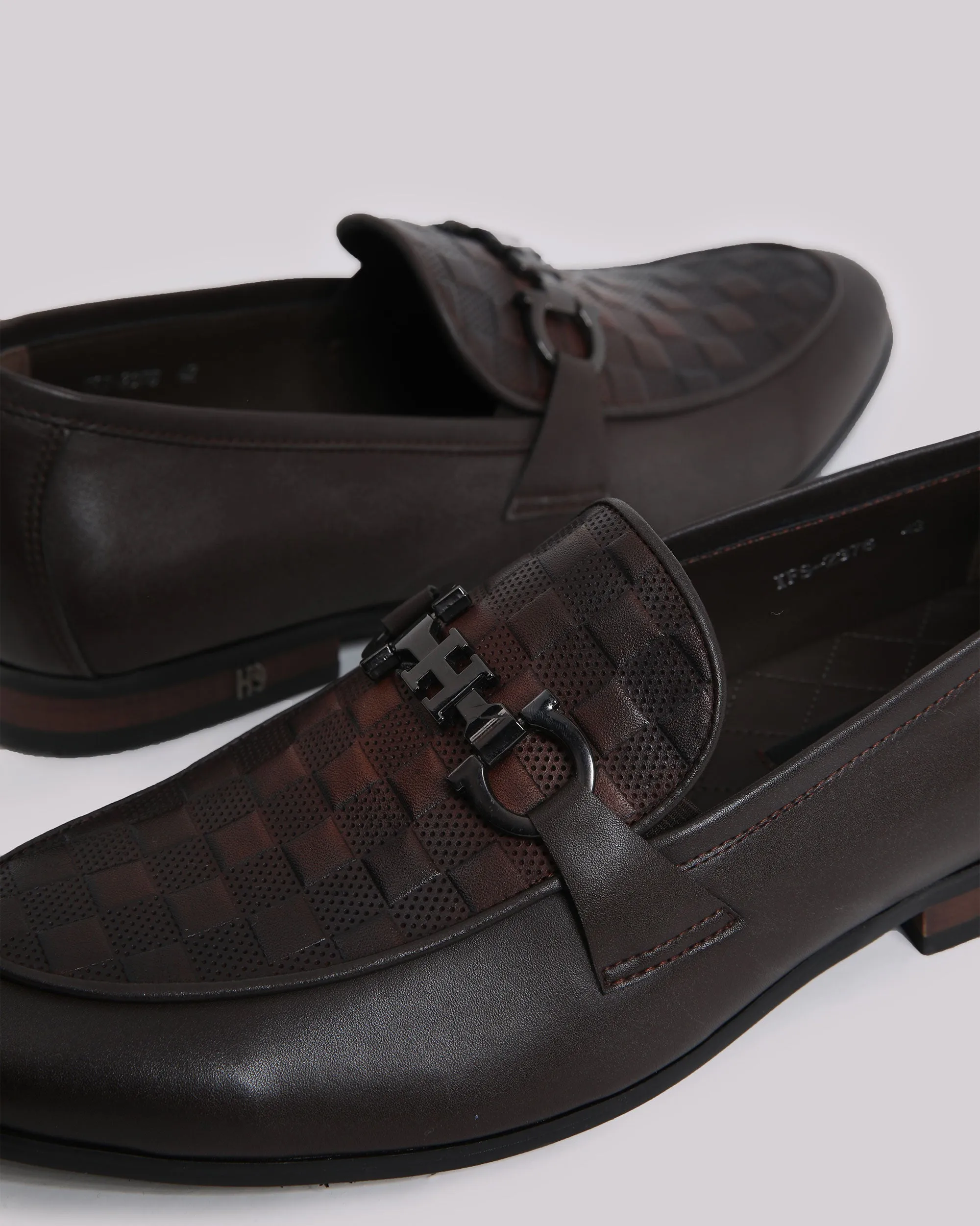 COFFEE TEXTURED BUCKLE SHOES