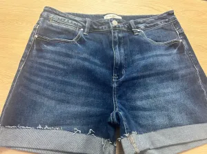 Curvy Cuffed Shorts