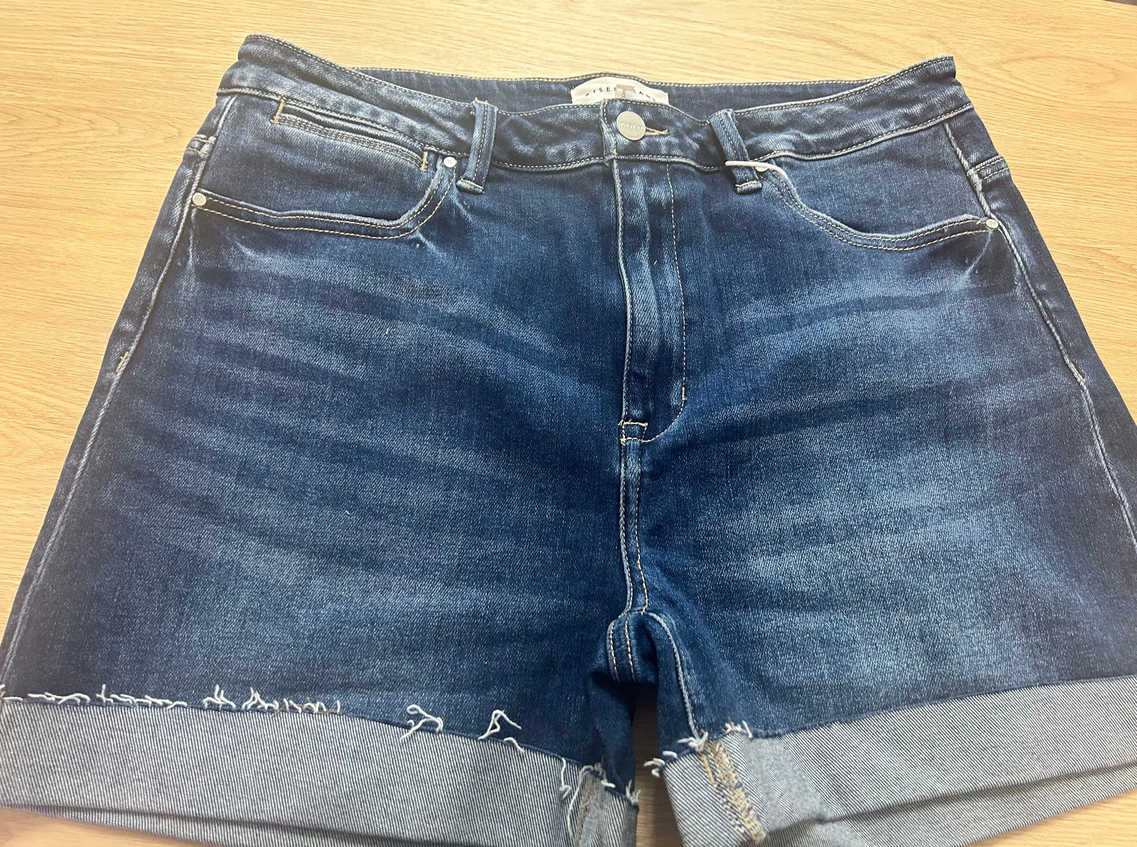 Curvy Cuffed Shorts