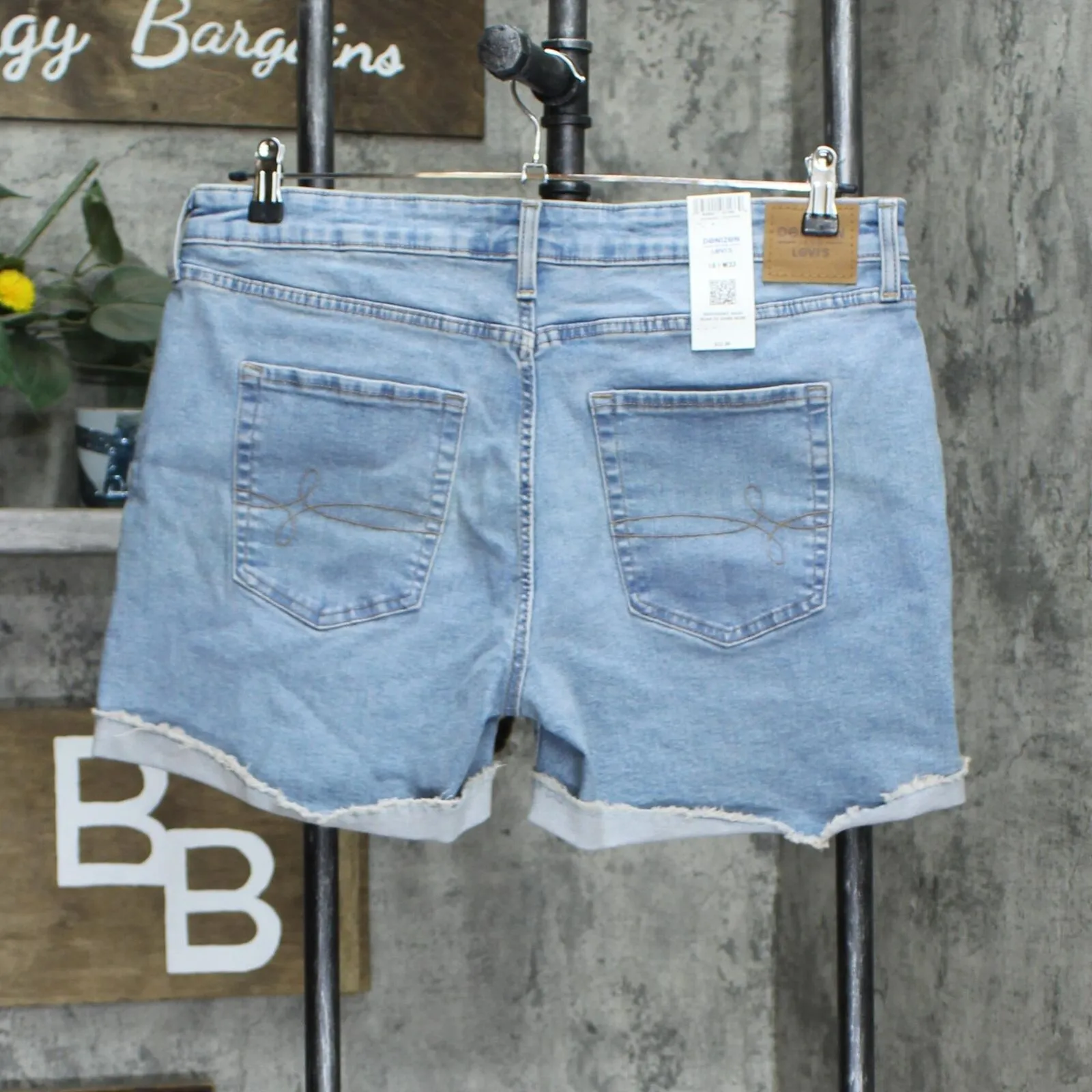 Denizen From Levi's Women's Mid-Rise 5" Jean Shorts