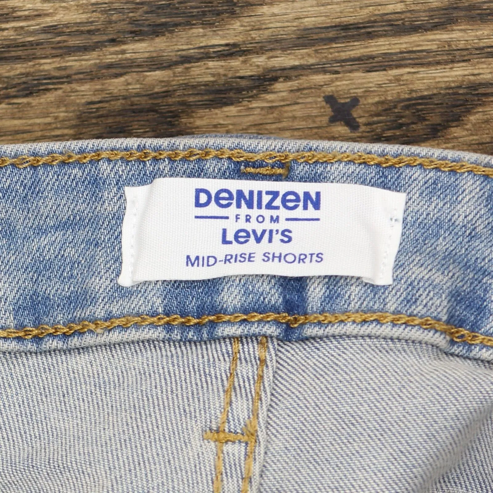 Denizen From Levi's Women's Mid-Rise 5" Jean Shorts