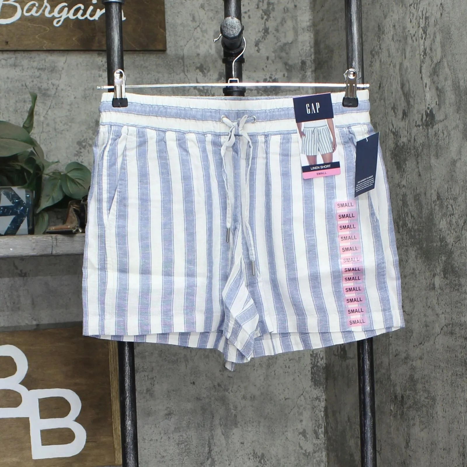 Gap Women's Lightweight & Comfortable Linen Shorts 980372722