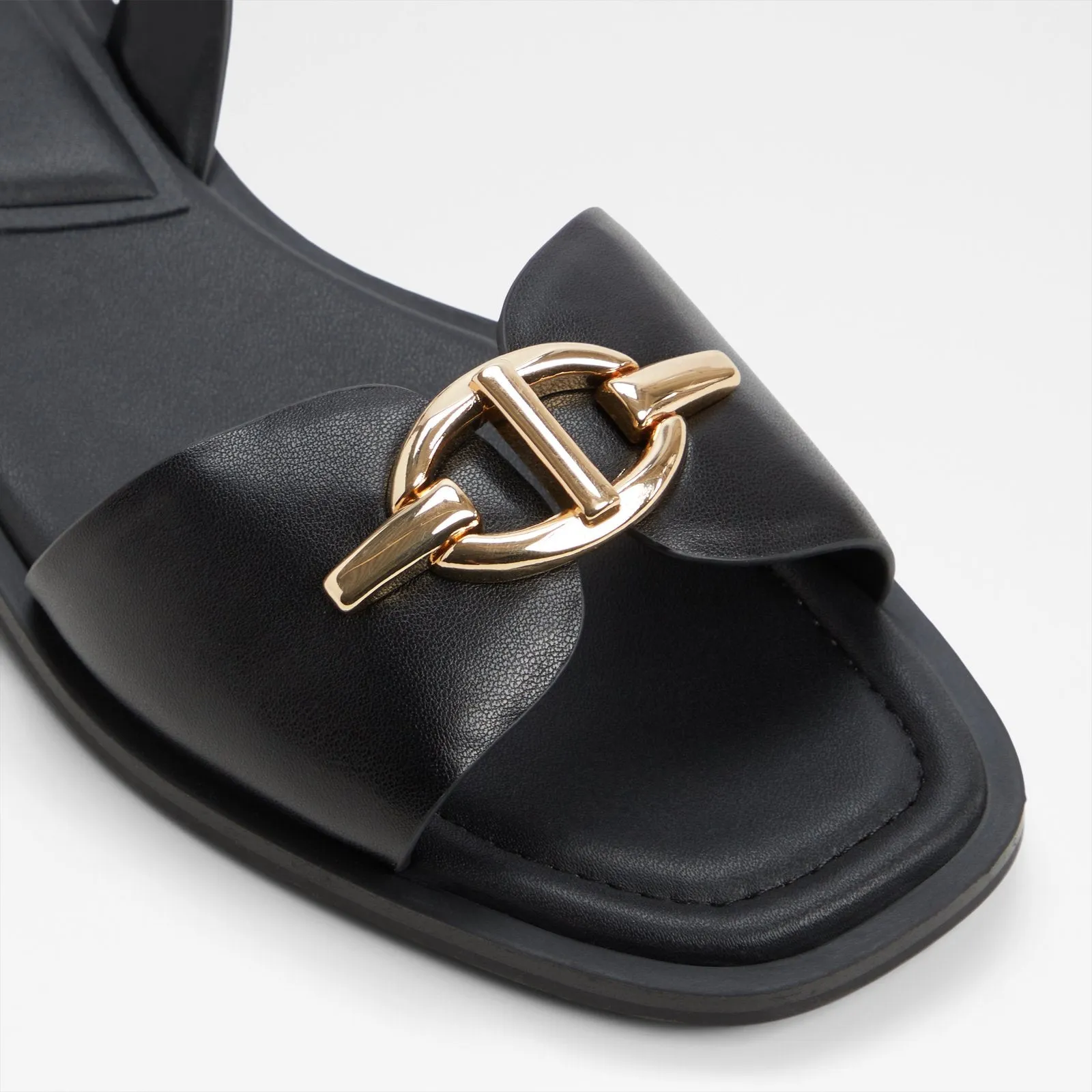 Goassi / Flat Sandals