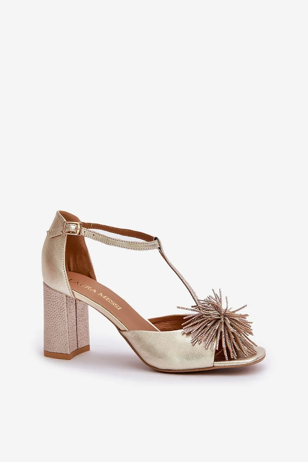 Heel sandals Step in style