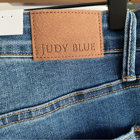 Judy Blue High Waisted Vintage Wash Tummy Control Cuffed Denim Short