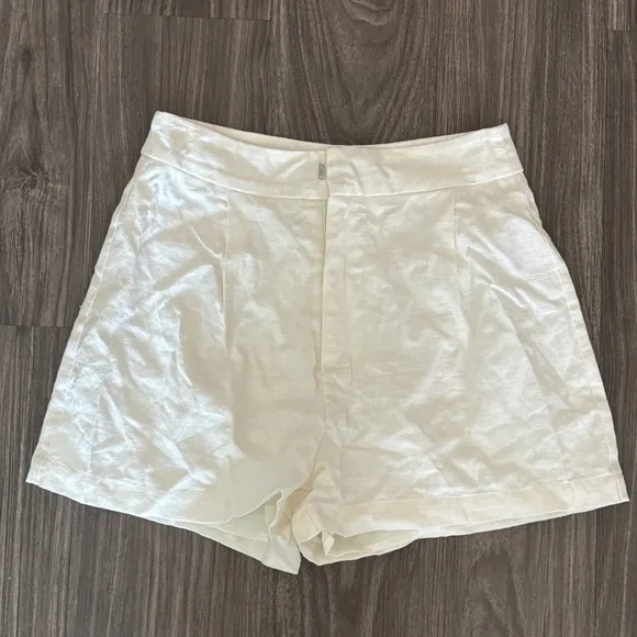 Lulu’s Matching Set Ivory Linen Sleeveless Blazer   Shorts in White