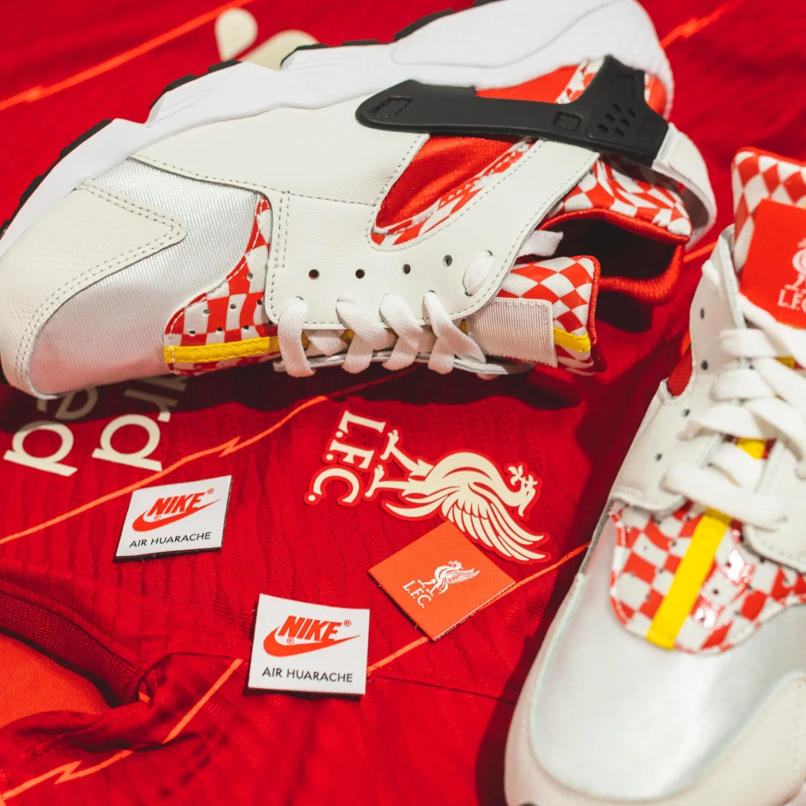 Nike Air Huarache "Liverpool" (Recommended To Take One Size Up)
