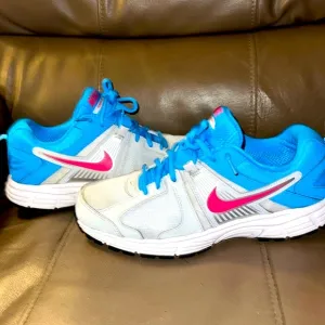 Nike Dart 10 Youth Girls Sneakers, Youth Size 6Y
