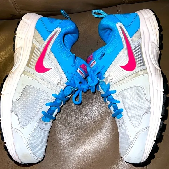 Nike Dart 10 Youth Girls Sneakers, Youth Size 6Y