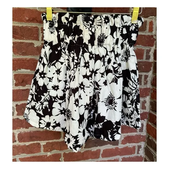 NWOT Anthropologie Faithful The Brand Floral Linen Shorts Black &amp; White Size 4