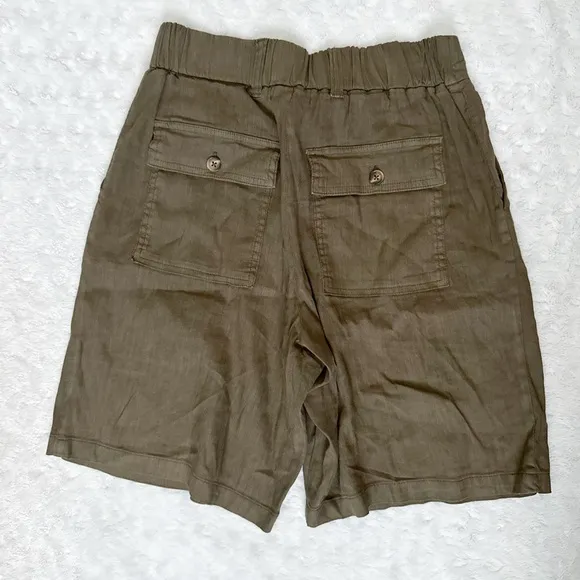 NWOT- KUT from the Kloth Nicolette - Linen Shorts With Pleats