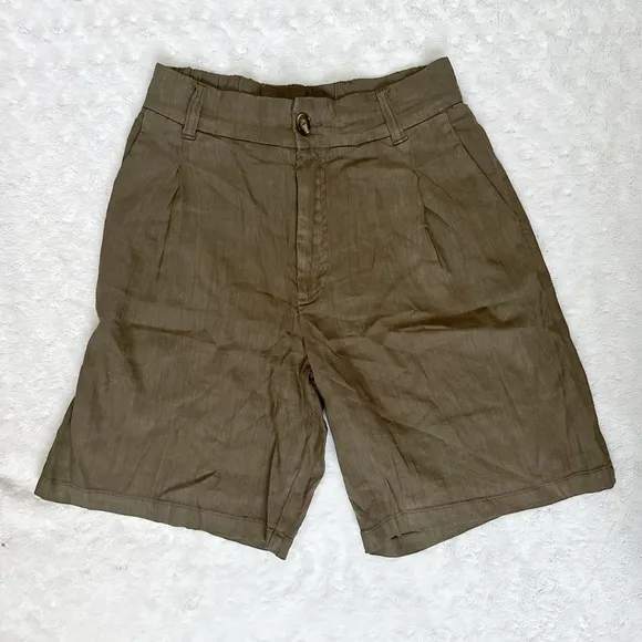 NWOT- KUT from the Kloth Nicolette - Linen Shorts With Pleats
