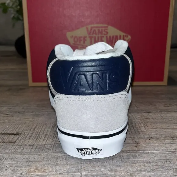 NWT Vans Knu Mid Men's Shoes - VN000CQ9KAQ