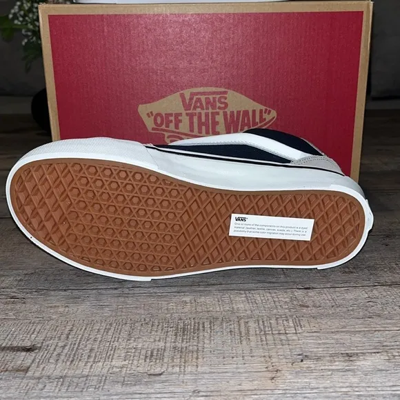 NWT Vans Knu Mid Men's Shoes - VN000CQ9KAQ