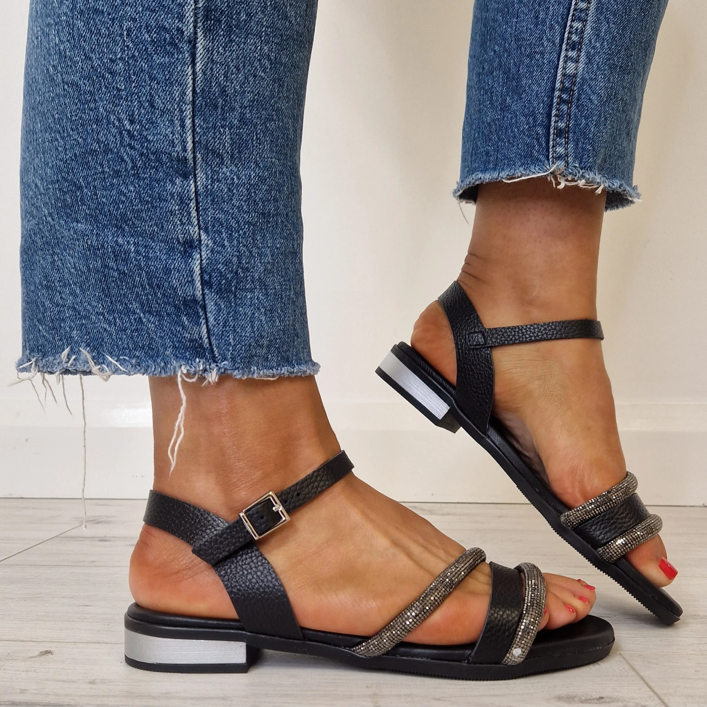 Oh My Sandals Leather Sparkly Flat Sandals - Negro