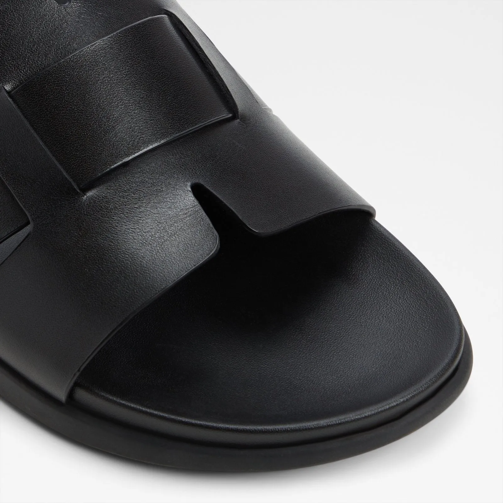 Padien / Flat Sandals