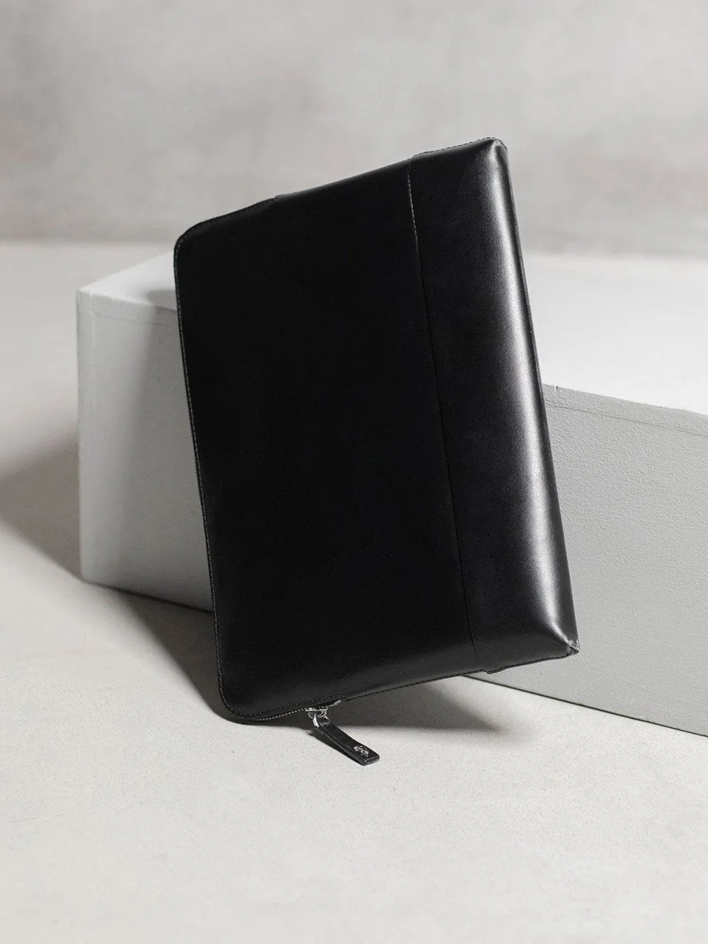 Perona   I   Bag - Laptop & Ipad Cover Yudai In Black