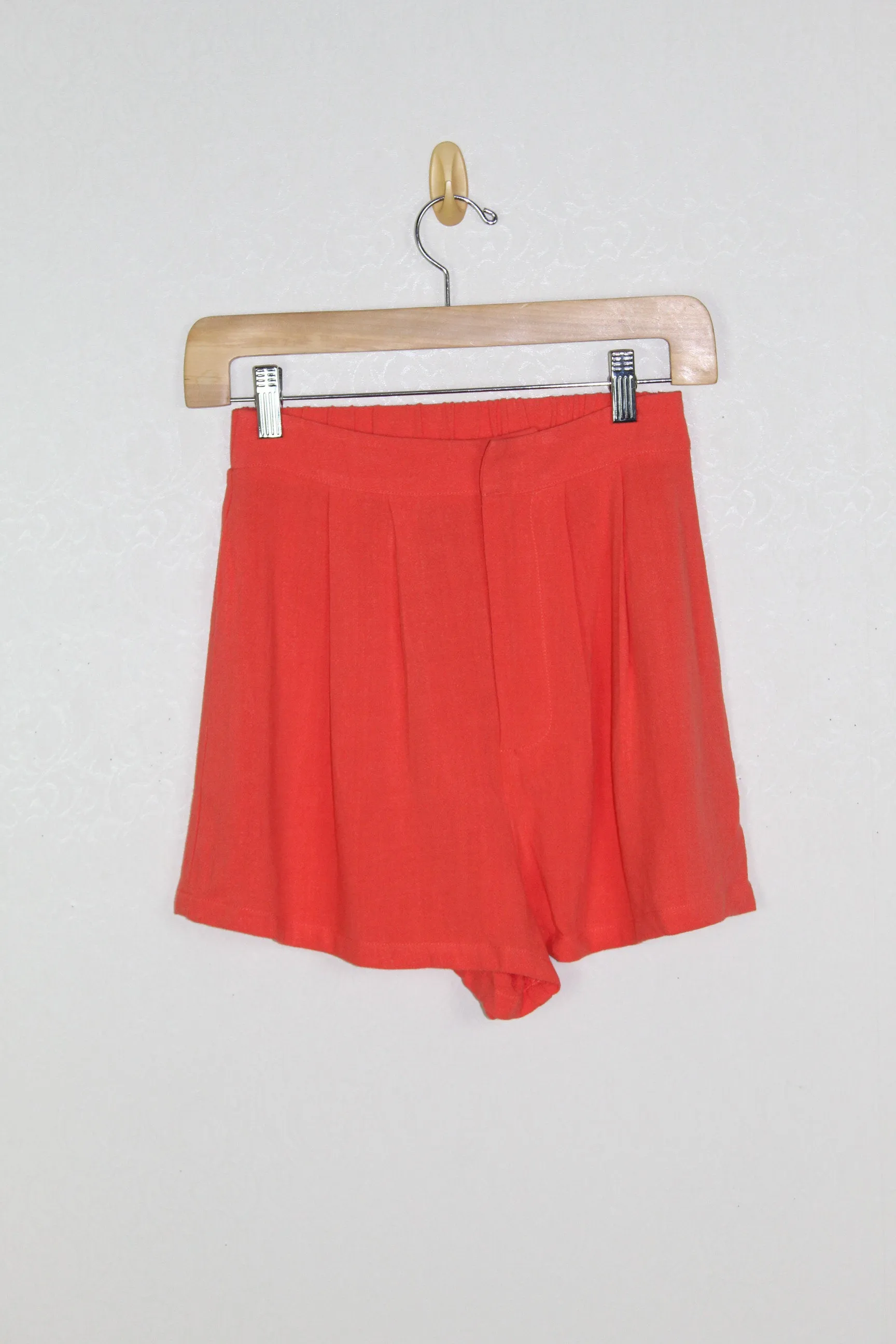 Sadie & Sage Shoreline Back Elastic Shorts