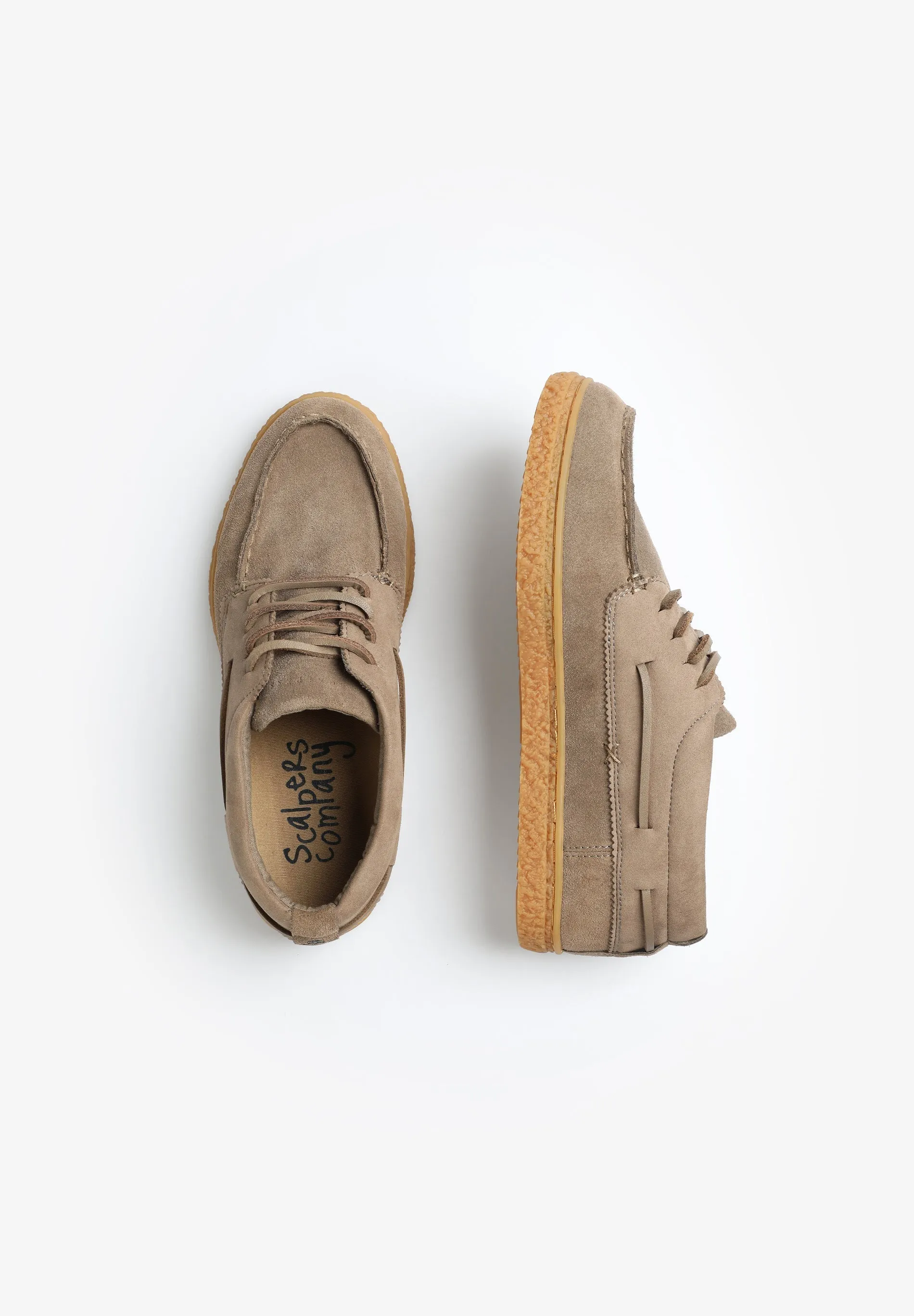 SAPATOS DE VELA COM SOLA DE BORRACHA