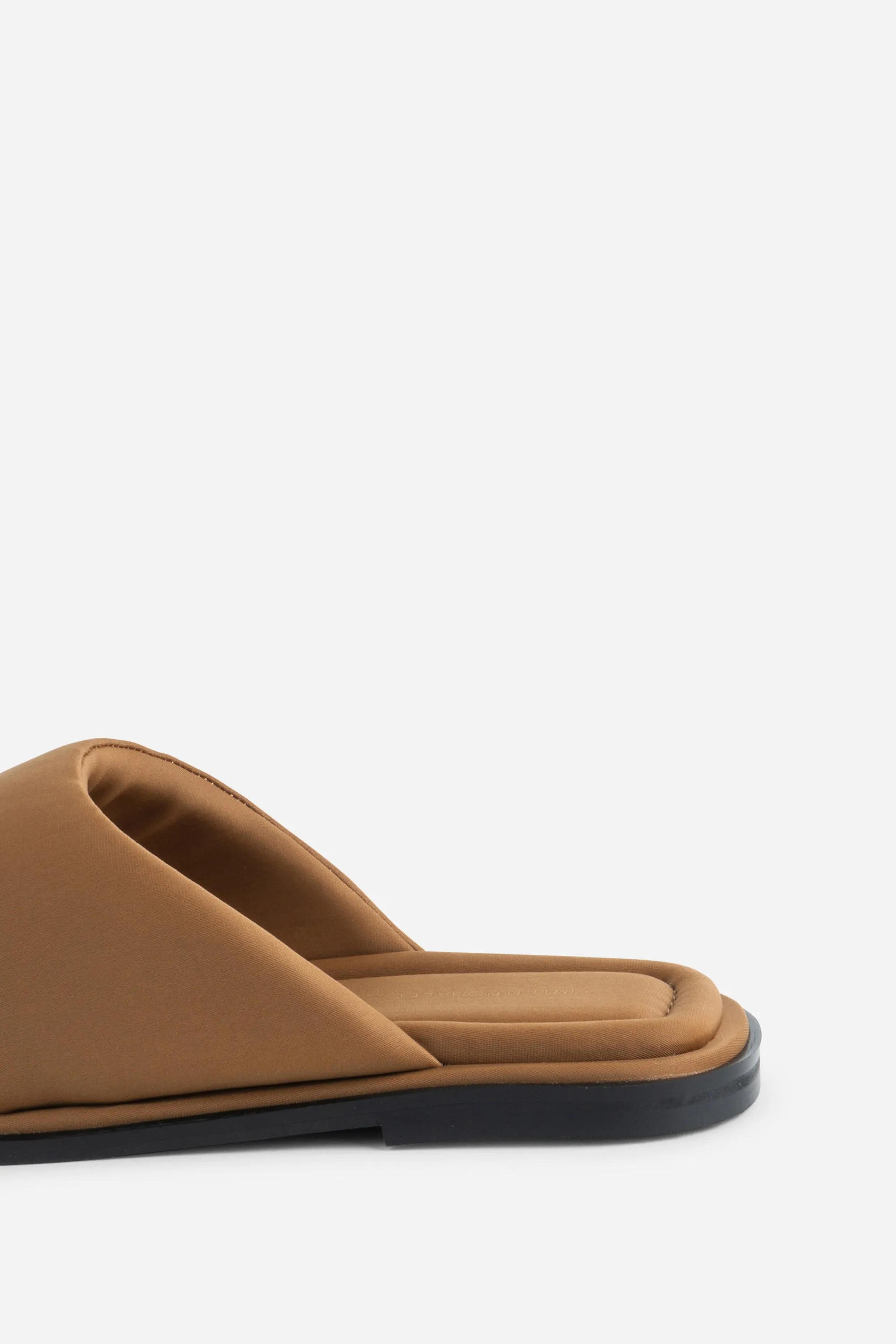 SEOUL VEGAN NEOPRENE THONG SANDAL