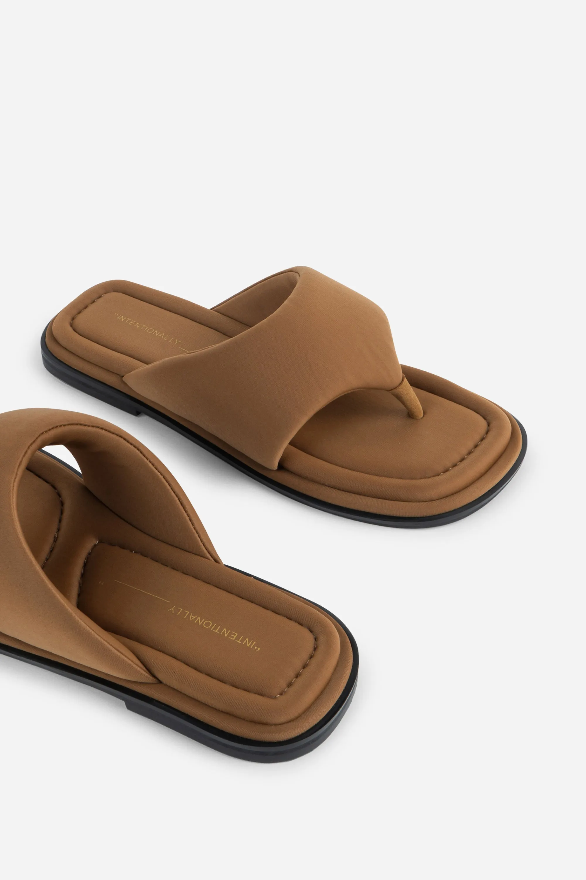 SEOUL VEGAN NEOPRENE THONG SANDAL