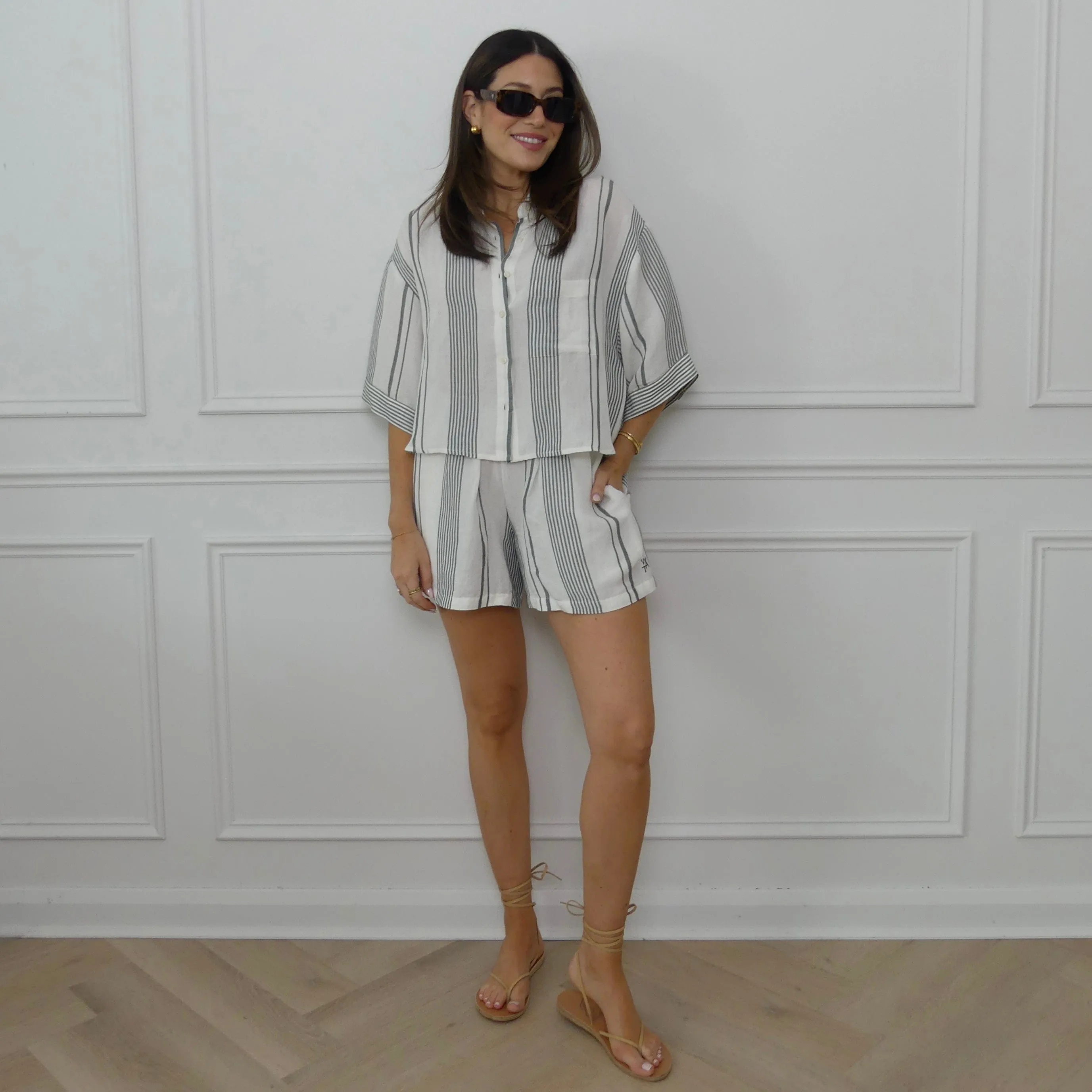 STRIPE BOXY LINEN SHORTS - CREAM / GREEN