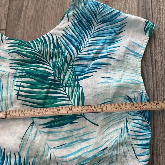 Tahari 100% Linen Tropical Short Set Size Large 2 piece set