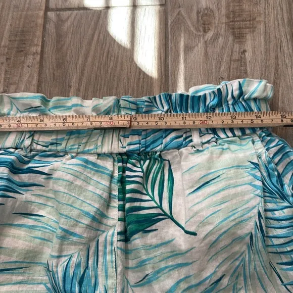 Tahari 100% Linen Tropical Short Set Size Large 2 piece set