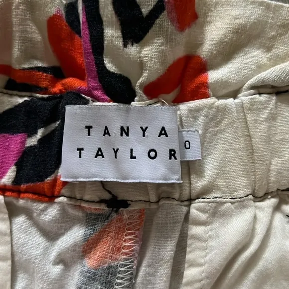 Tanya Taylor Quinn Shorts in Graphic Floral Print Size: 0