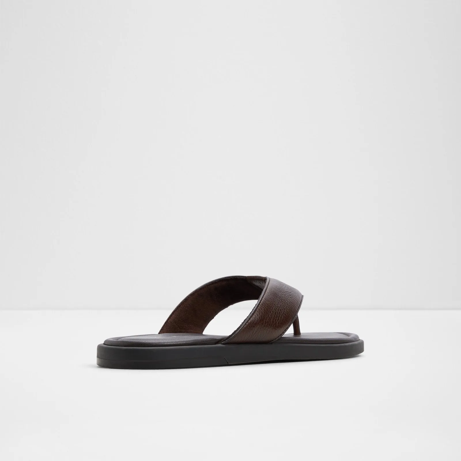 Tazzo / Flat Sandals
