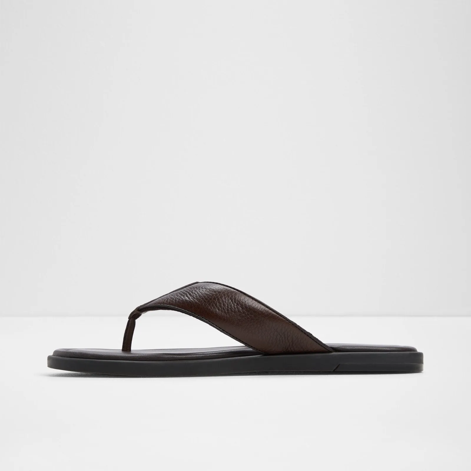 Tazzo / Flat Sandals