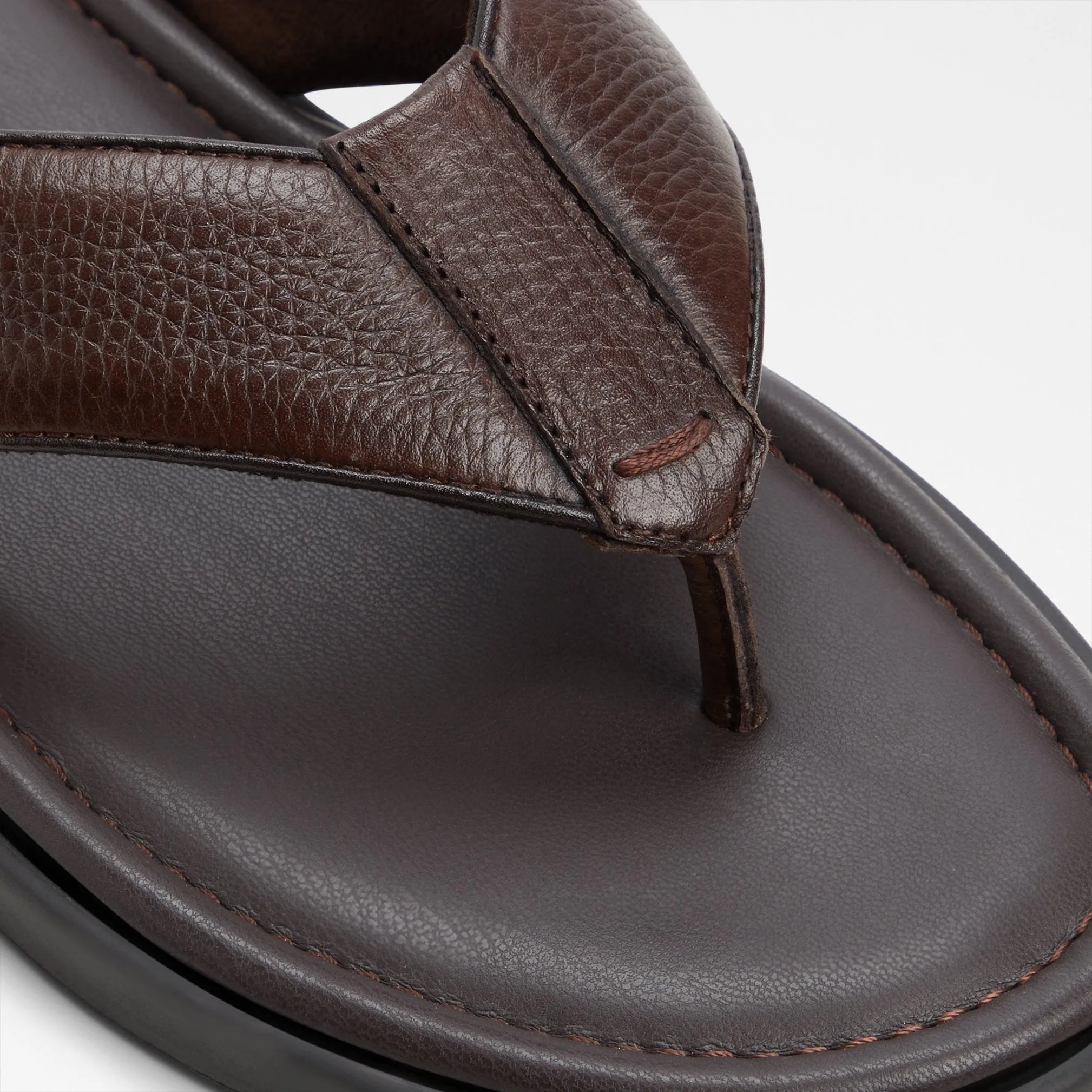 Tazzo / Flat Sandals