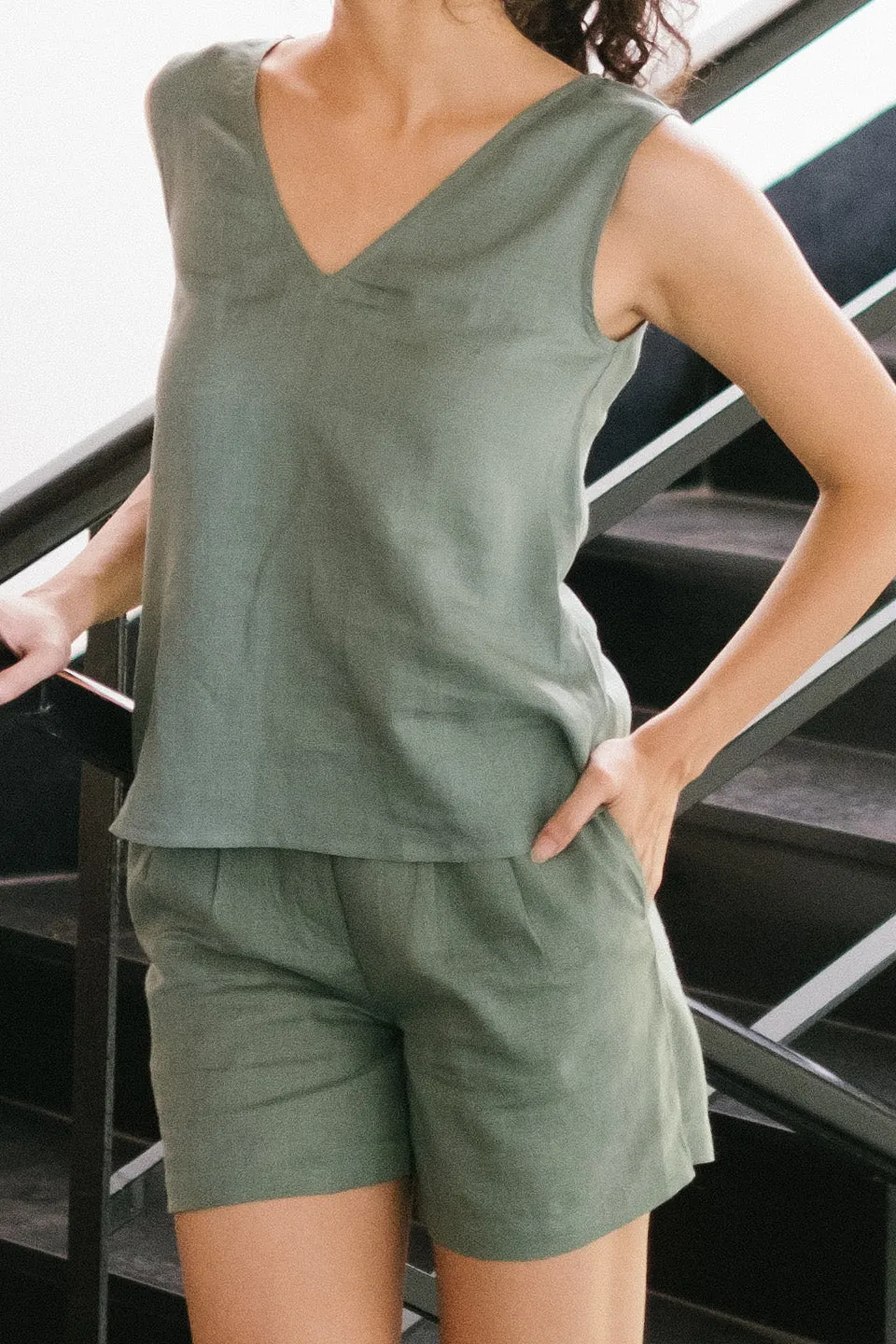 The Linen Tailored Shorts