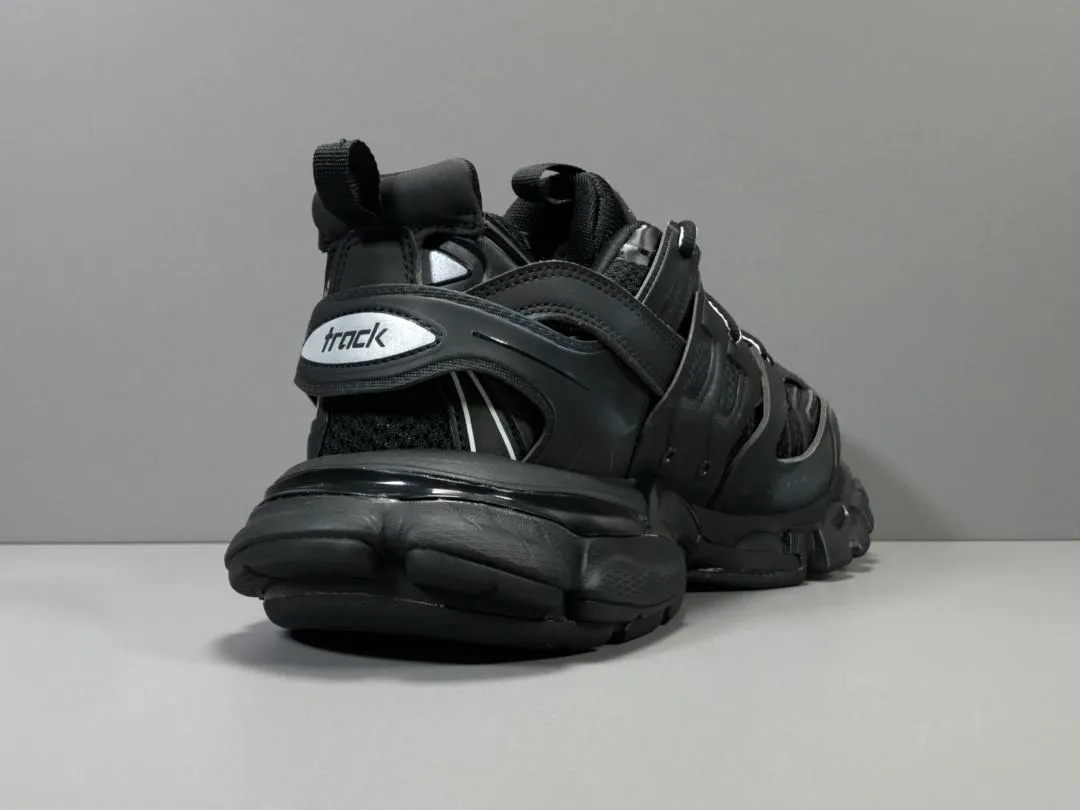 Track black