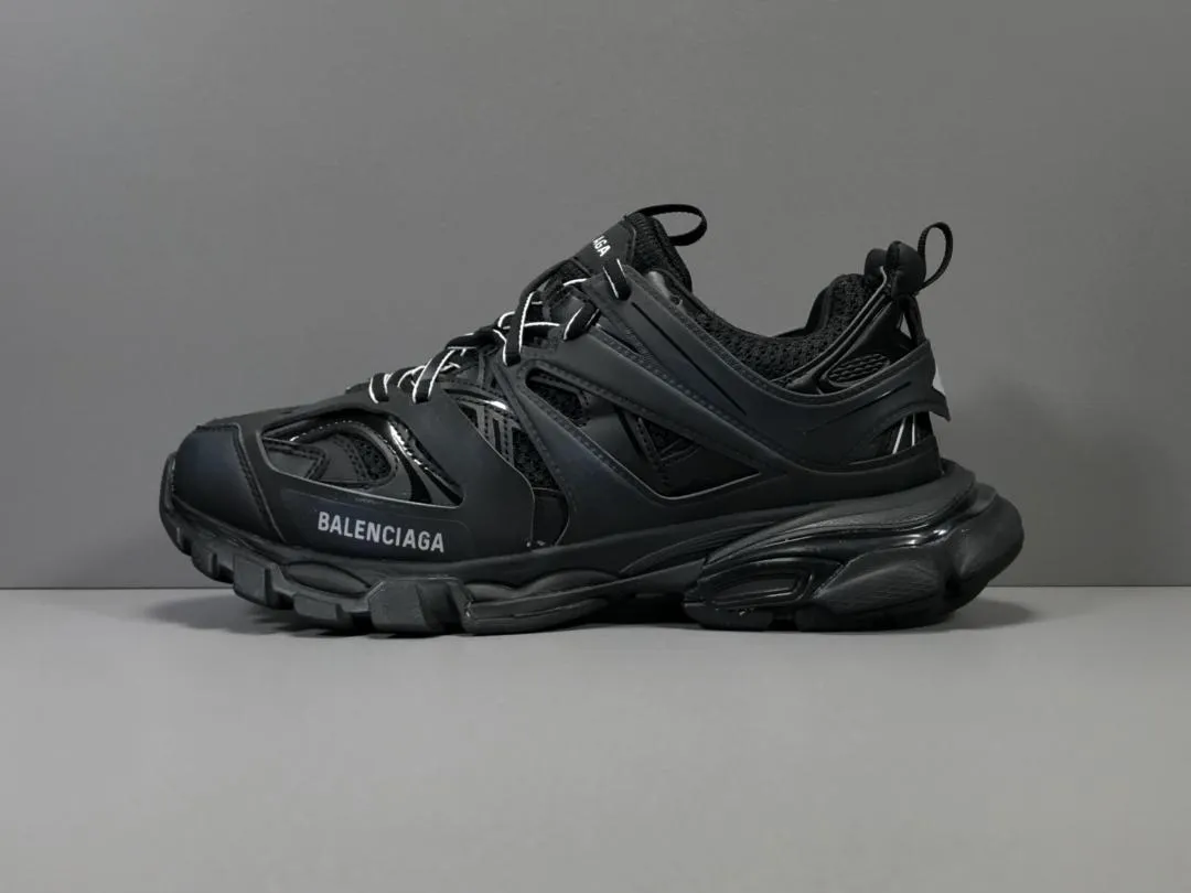 Track black