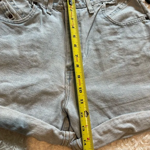 Vintage Denim High-Waisted Old Money Casual Cuffed Summer Jean Shorts Sz M (6/8)